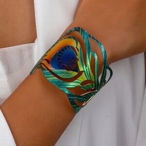 NWT! Beautiful and Richly Colored Peacock Feather Cuff Bracelet!